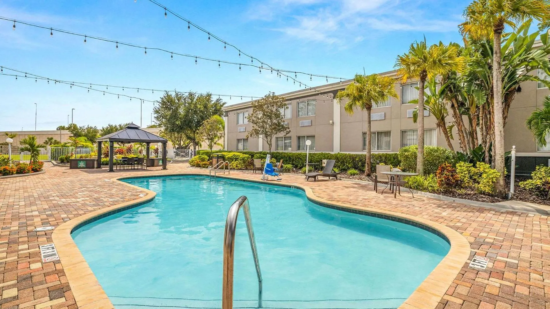 Quality Inn & Suites Tampa-Ybor City 3*, Tampa